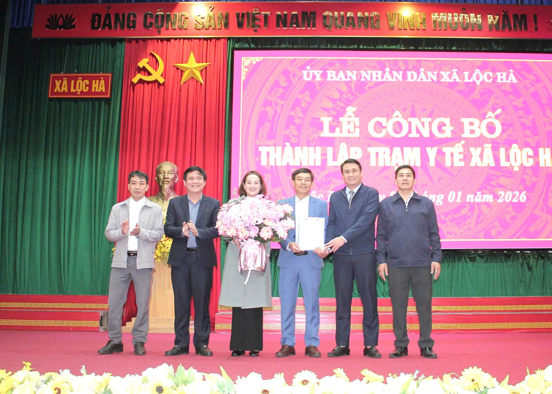 Công bố Quyết định thành lập Trạm Y tế xã Lộc Hà