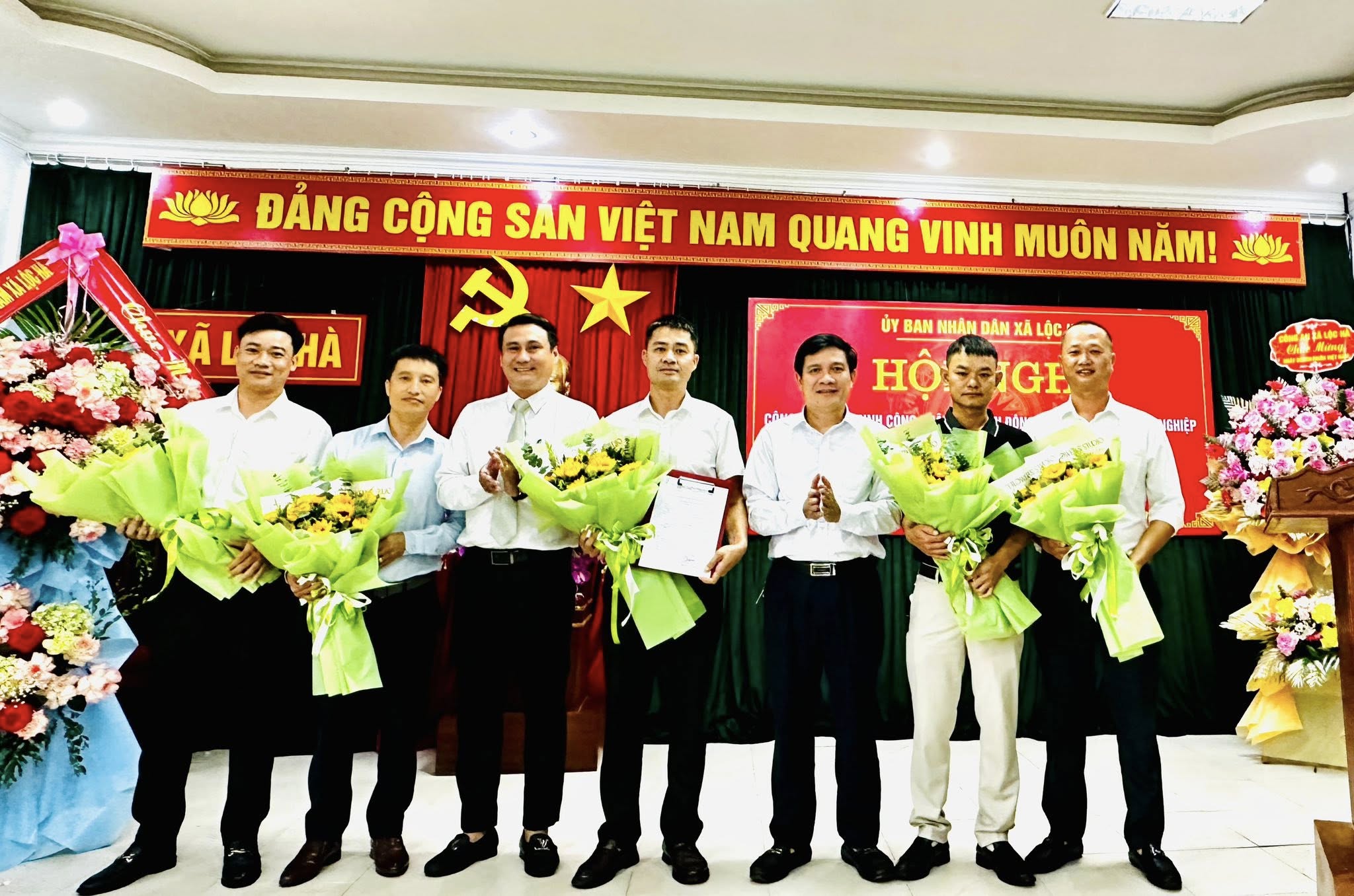 LỄ CÔNG BỐ QUYẾT ĐỊNH CÔNG NHẬN BAN VẬN ĐỘNG THÀNH LẬP HỘI DOANH NGHIỆP, GẶP MẶT KỶ NIỆM NGÀY DOANH NHÂN VIỆT NAM 13/10, PHÁT ĐỘNG HƯỞNG ỨNG NGÀY CHUYỂN ĐỔI SỐ QUỐC GIA VÀ TRIỂN KHAI CUỘC THI TÌM HIỂU NGHỊ QUYẾT SỐ 57-NQ/TW