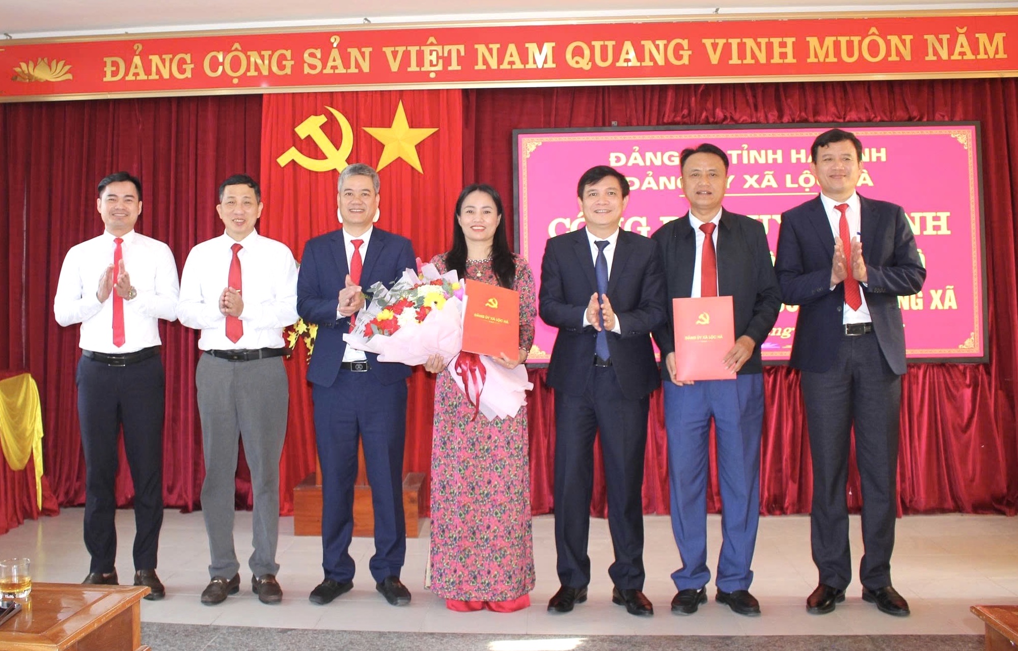 Đảng ủy xã Lộc Hà công bố quyết định thành lập Đảng bộ cơ quan Đảng và các chi bộ trực thuộc