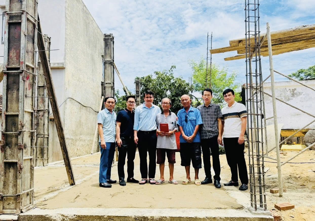 HỖ TRỢ NHÀ Ở CHO GIA ĐÌNH ÔNG NGUYỄN THANH BỒNG - CHIẾN SỸ BẢO VỆ THÀNH CỔ QUẢNG TRỊ NĂM 1972 NHÂN DỊP 27/7
