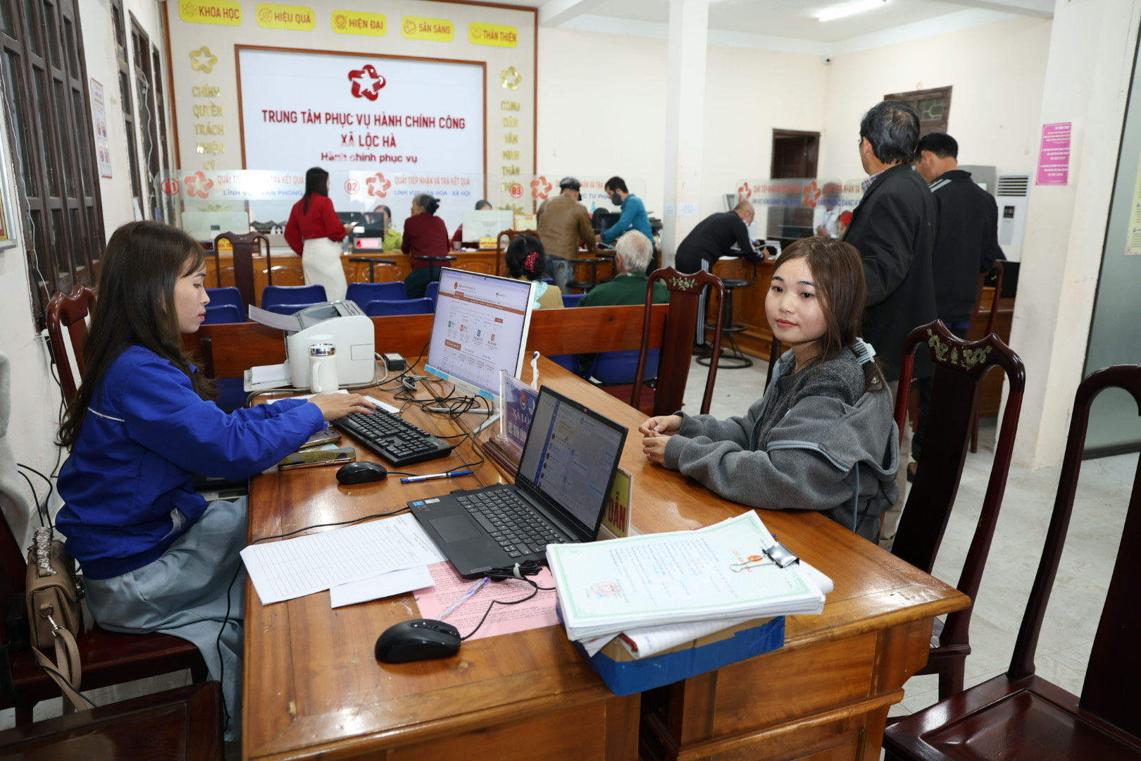 Ngày làm việc đầu Xuân Bính Ngọ 2026 tại Trung tâm Phục vụ Hành chính công xã Lộc Hà