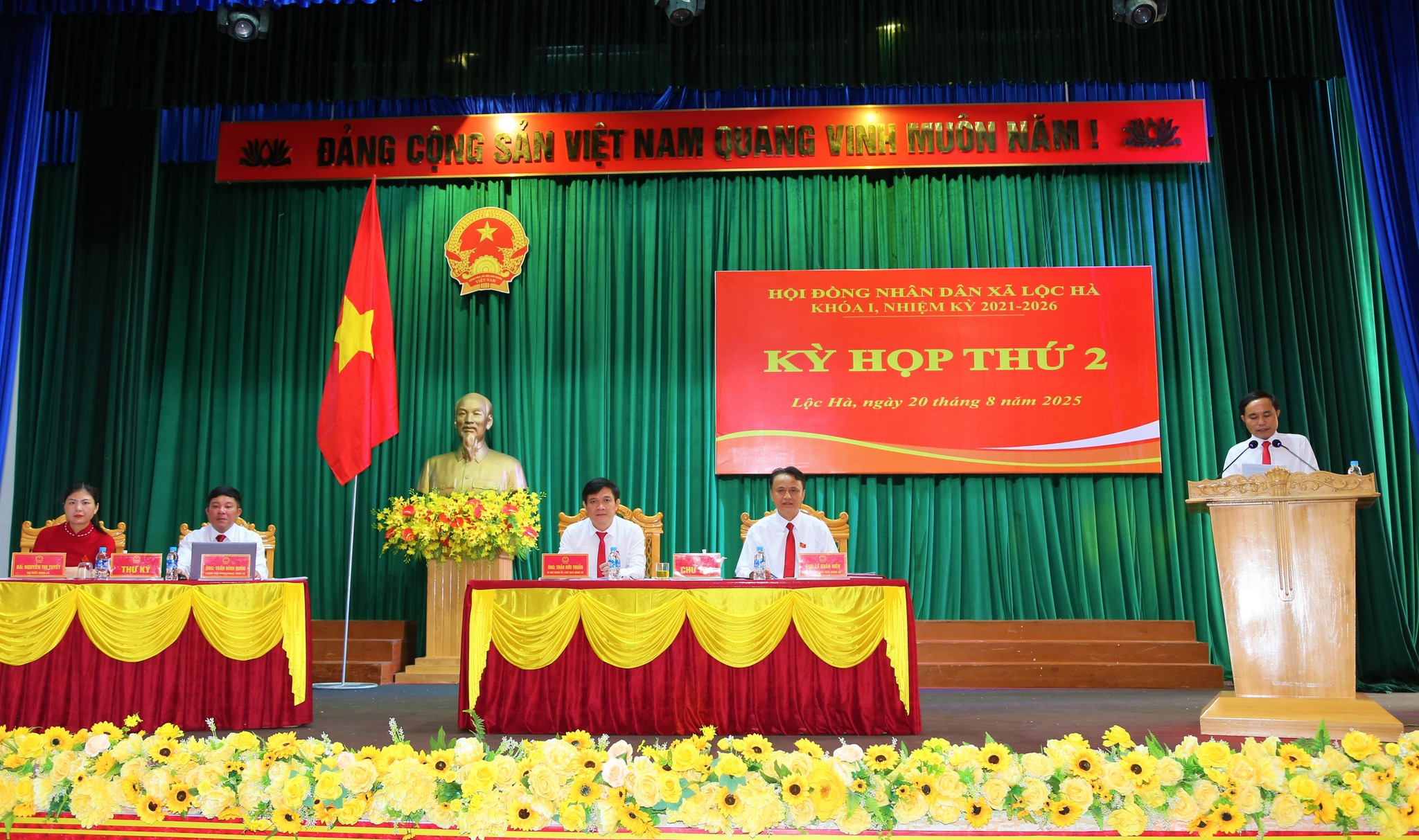 HĐND XÃ LỘC HÀ KHAI MẠC KỲ HỌP THỨ 2