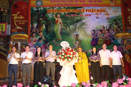 Trang nghiêm Đại lễ Phật đản Phật lịch 2570 tại Chùa Xuân Đài 