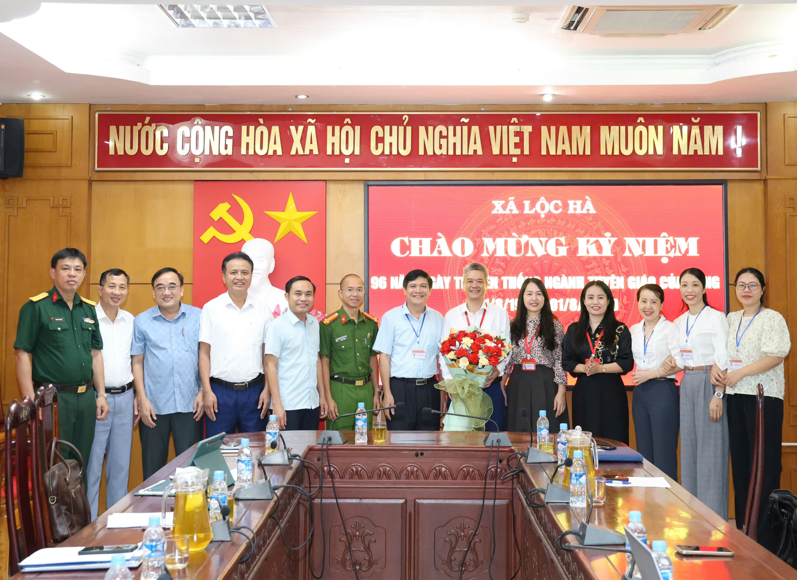 Xã Lộc Hà gặp mặt chúc mừng kỷ niệm 96 năm Ngày truyền thống ngành Tuyên giáo của Đảng