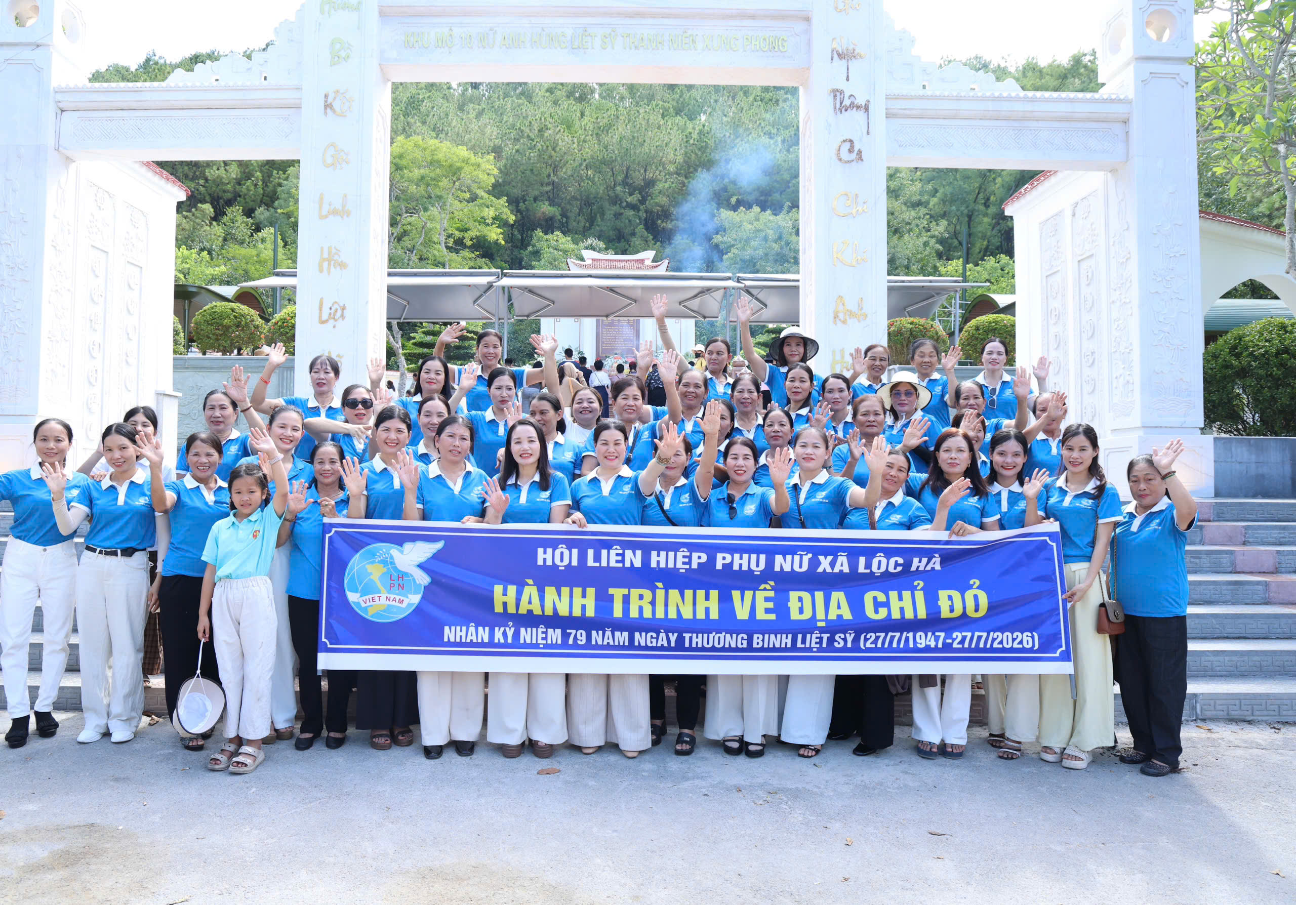 Hội Liên hiệp Phụ nữ xã Lộc Hà dâng hương tri ân tại Khu di tích lịch sử Ngã ba Đồng Lộc