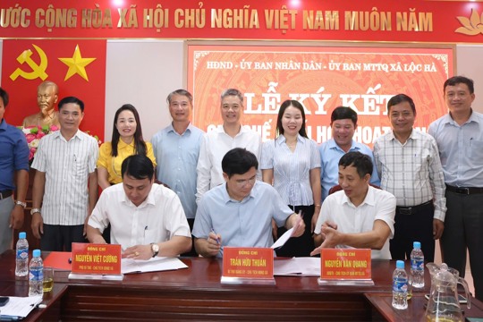 Lễ ký kết quy chế phối hợp công tác giữa Thường trực HĐND, UBND và UBMTTQ Việt Nam xã Lộc Hà nhiệm kỳ 2026 - 2031