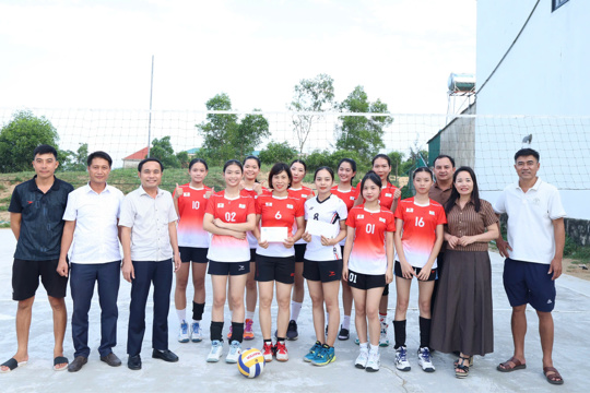  Tiếp lửa cho đội bóng chuyền nữ xã Lộc Hà tham gia Đại hội Thể dục Thể thao toàn tỉnh lần thứ X năm 2026