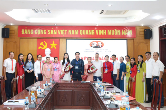 Chi bộ Phòng Văn hóa - Xã hội xã Lộc Hà kết nạp 02 đảng viên mới 