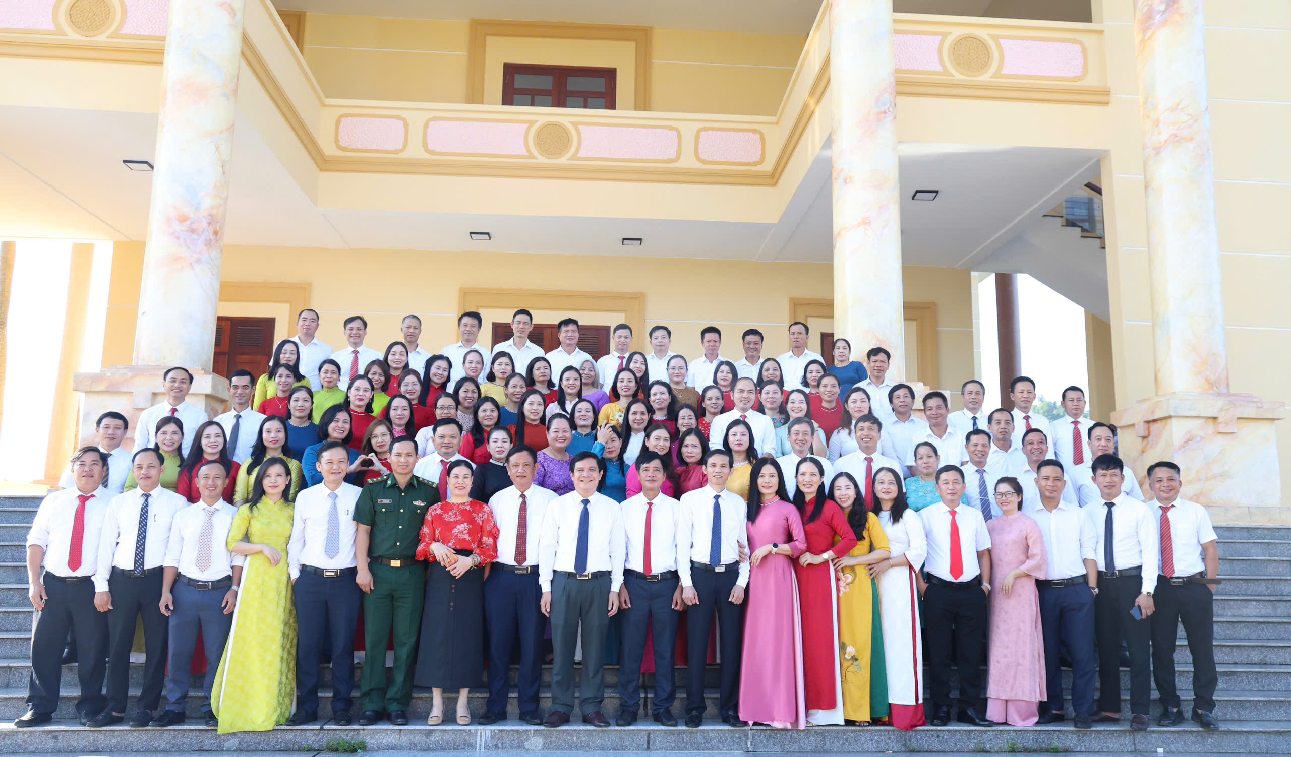 Trường THCS Lộc Hà - đoàn kết, đổi mới, lấy sự tiến bộ của học sinh làm trung tâm